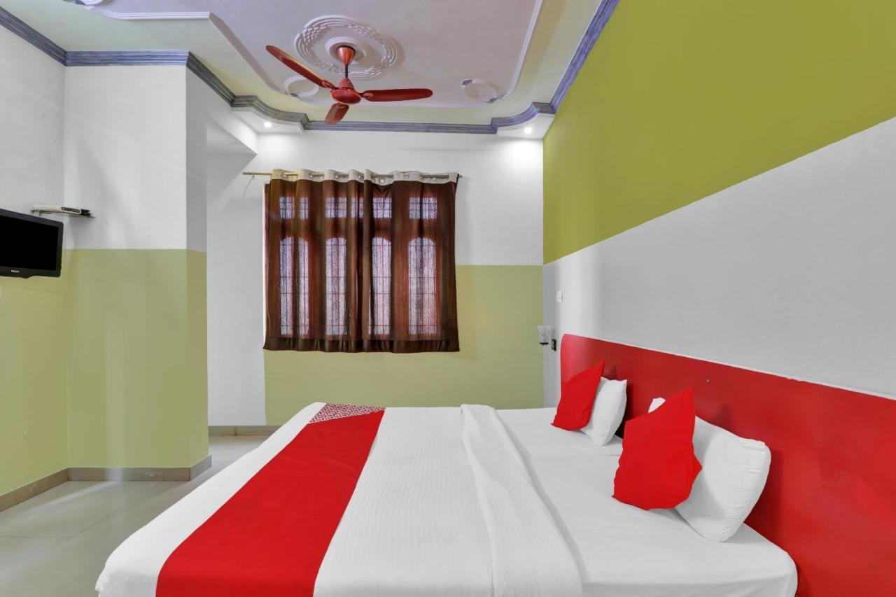 Oyo 82407 K Shree Guest House فاراناسي المظهر الخارجي الصورة